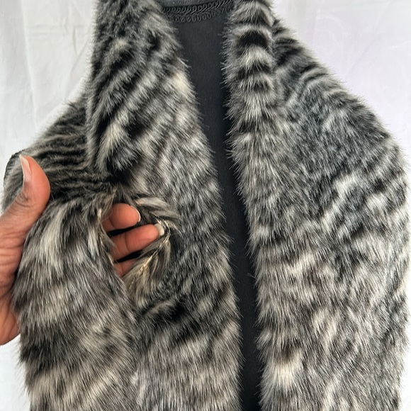 MICHAEL KORS black, gray, and white safari faux fur scarf. Pulls through. - Picture 5 of 7